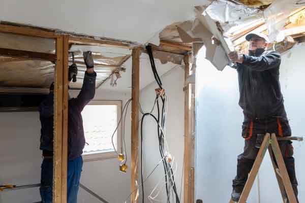 Trusted Storm Damage Contractors Image